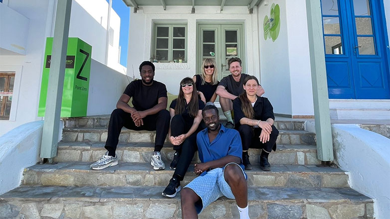 Οι Βρετανοί POoR Collective στο περιβαλλοντικό πρόγραμμα φιλοξενίας καλλιτεχνών του 2024 στην Τήλο