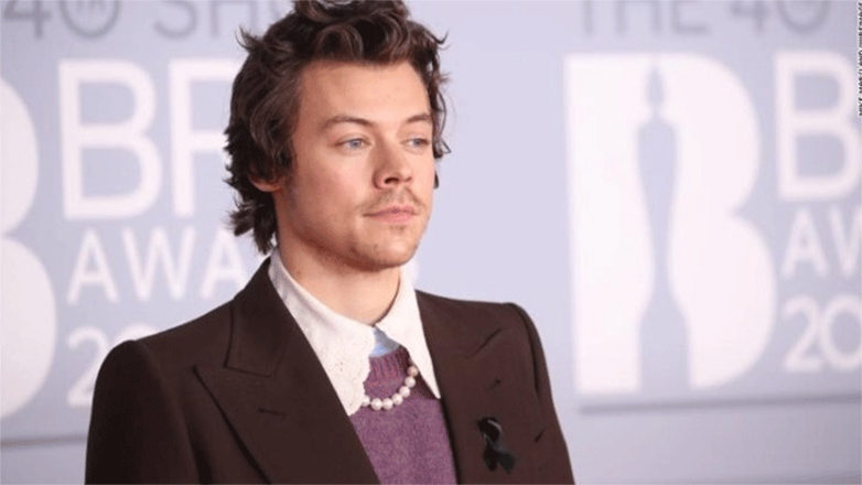 People: Ο Χάρι Στάιλς εκ νέου ο πιο σέξι μουσικός για το 2024