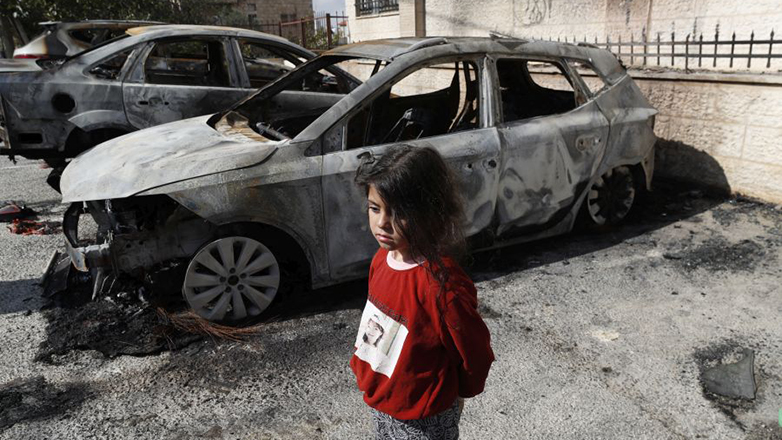 Έποικοι έκαψαν αυτοκίνητα Παλαιστινίων στη Ραμάλα