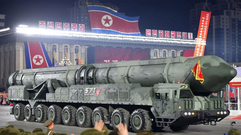 Βόρεια Κορέα: Ομοβροντία βαλλιστικών πυραύλων