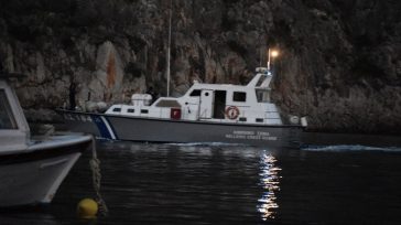 Ακυβέρνητο σκάφος στο Βόρειο Ευβοϊκό