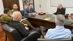 Ισραήλ: Μετά την αποπομπή Γκάλαντ, ο Νετανιάχου επικοινώνησε με τον στρατηγό Χαλεβί και τον επικεφαλής της Σιν Μπετ