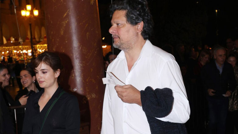 Λευτέρης Χαρίτος: Η πρώτη επίσημη δημόσια εμφάνιση με τη νεαρή σύντροφό του, Σμαράγδα Αδαμοπούλου