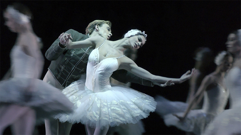 Black Swan: Οι κορυφαίοι χορευτές μπαλέτου έρχονται στο Christmas Theater