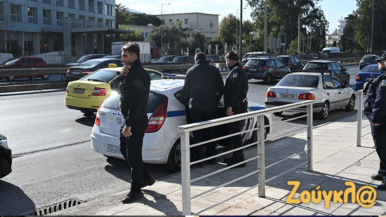 Εποχικοί πυροσβέστες: Τέσσερις προσαγωγές για πανό που δεν άνοιξαν!