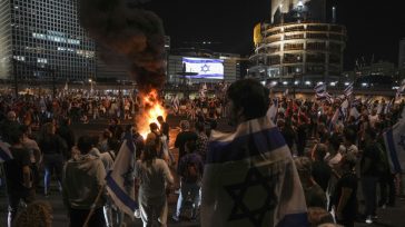 Τελ Αβίβ: Χιλιάδες διαδηλωτές κατά της αποπομπής του υπουργού Άμυνας