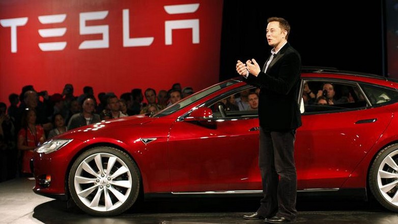 Η μετοχή του ομίλου Tesla του Ίλον Μασκ, υποστηρικτή του Τραμπ, κάνει άλμα 15% στις προσυνεδριακές συναλλαγές