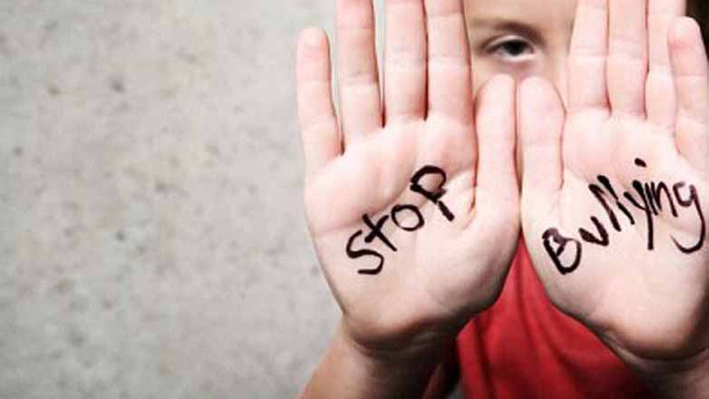 Μαθητές Γυμνασίου έκλεισαν 12χρονο σε φρεάτιο Μαθητές Γυμνασίου έκλεισαν 12χρονο σε φρεάτιο