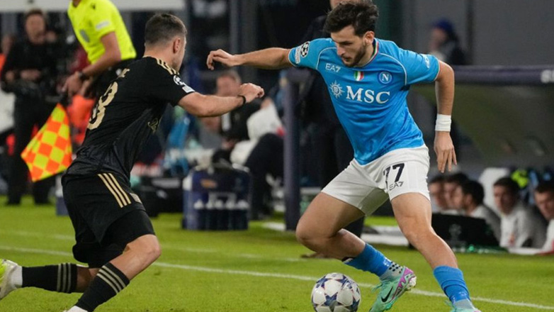 Νάπολι: «Κόλλησαν» οι επαφές με τον Κβαρατσχέλια για το νέο συμβόλαιο