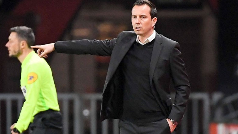 Η Ρεν απέλυσε τον Στεφάν