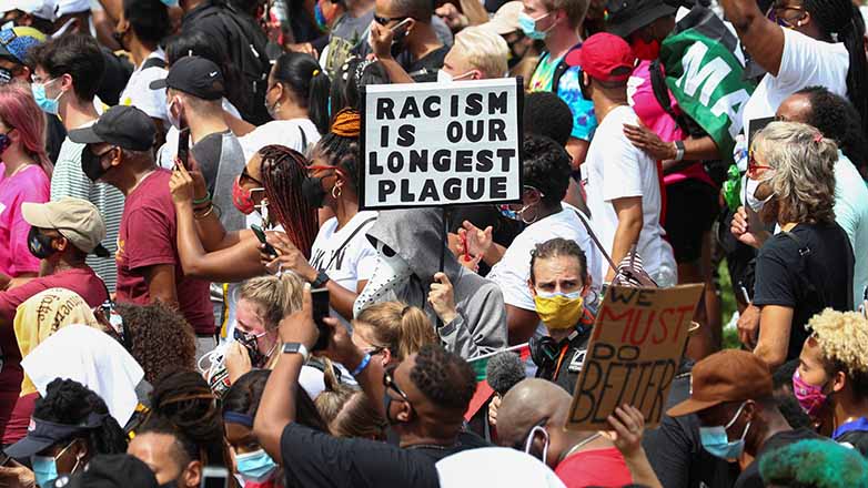 ΗΠΑ: Μαζικά ρατσιστικά SMS σε Αφροαμερικανούς μετά την νίκη Τραμπ