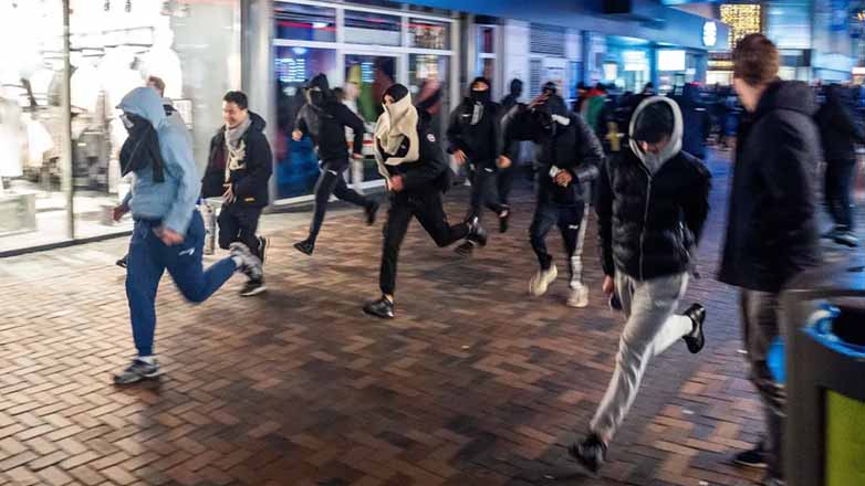 Άμστερνταμ: Αναφορές και για ομηρία ισραηλινών φιλάθλων