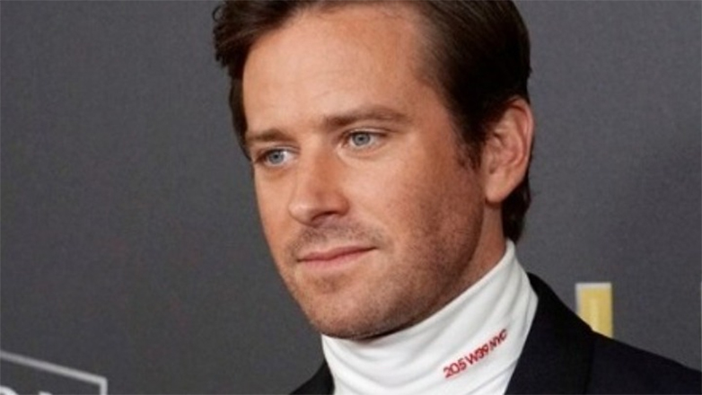 Άρμι Χάμερ: Η εξομολόγηση του ηθοποιού για τη ρήξη με τη μητέρα του Άρμι Χάμερ: Η εξομολόγηση του ηθοποιού για τη ρήξη με τη μητέρα του