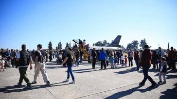 Εντυπωσιακή επίδειξη της ομάδας «ΖΕΥΣ» στην 110 Πτέρυγα Μάχης της Λάρισας