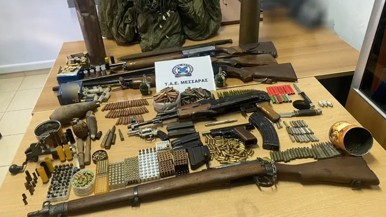 Ηράκλειο: Χειροπέδες σε 72χρονο για όπλα