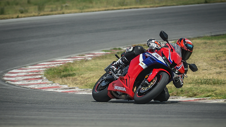 Οδηγούμε την Honda CBR600RR του 2024 στις Σέρρες
