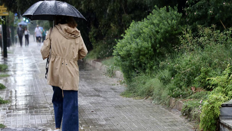 Κεραυνούς και τοπικές μπόρες προβλέπει η ΕΜΥ