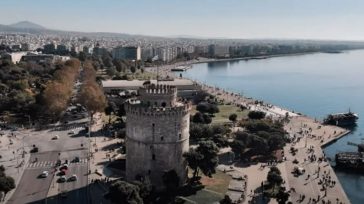 Με ένα πτητικό υπερθέαμα στον Μακεδονικό ουρανό, AEGEAN και Olympic Air τίμησαν τη γιορτή της Πολεμικής Αεροπορίας