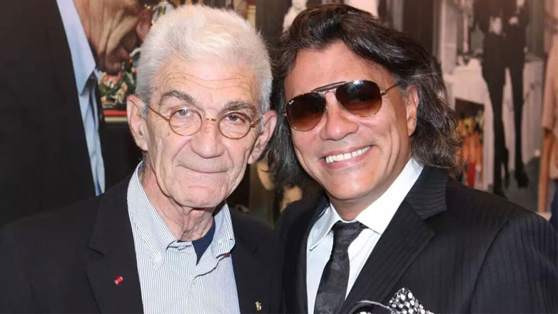 Ηλίας Ψινάκης: Το συγκινητικό «αντίο» στον Γιάννη Μπουτάρη – «Δεν έφυγε, είναι εδώ, μέσα μου, δίπλα μου»