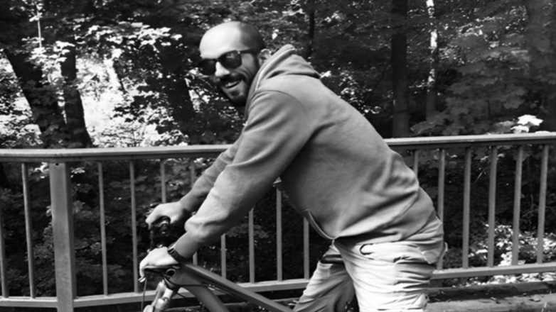 Έφυγε από τη ζωή σε ηλικία 44 ετών ο δημοσιογράφος Κώστας Τέο