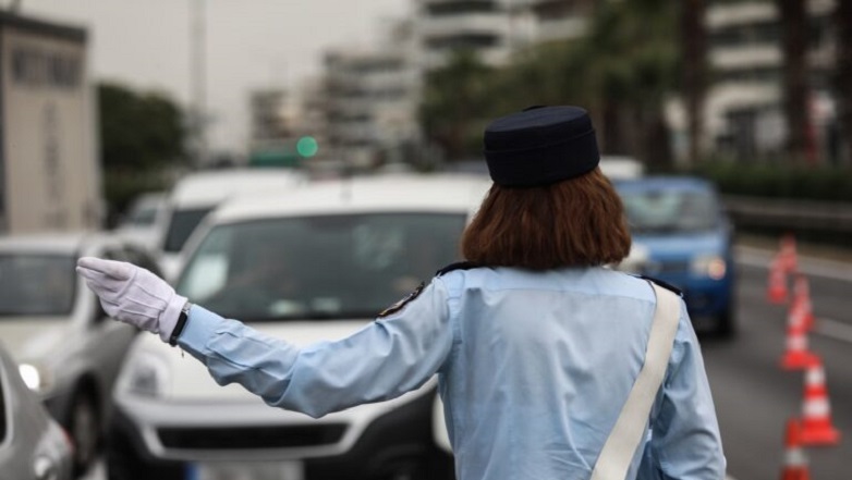 Κυκλοφοριακό χάος μετά από τροχαίο στον Άλιμο