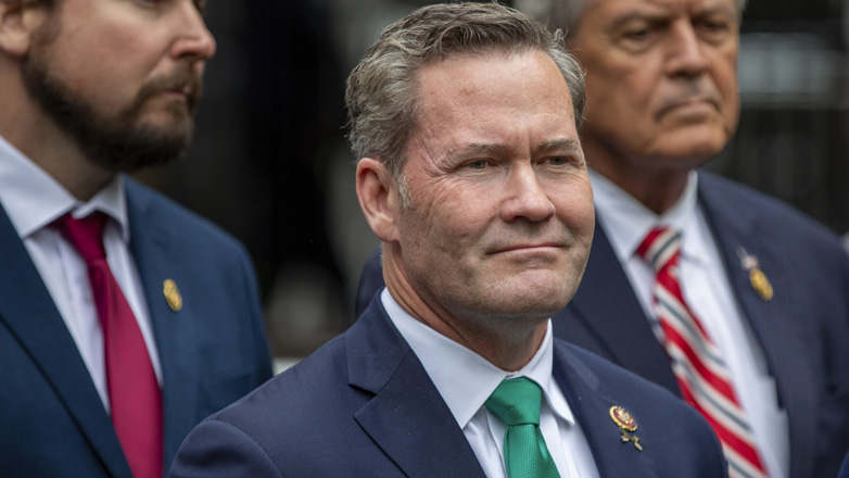 Ο Τραμπ επέλεξε τον βουλευτή Μάικ Γουόλτς ως σύμβουλο εθνικής ασφάλειας