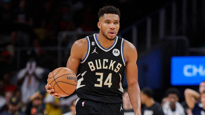 Ένας φοβερός Αντετοκούνμπο οδήγησε τους Μπακς στη νίκη εναντίον των Ράπτορς