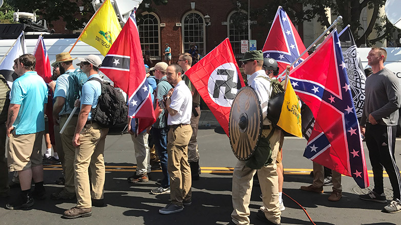 ΗΠΑ: Διαδήλωση νεοναζί στο Μίτσιγκαν έξω από θέατρο που παίζεται το «Ημερολόγιο της Άννας Φρανκ»