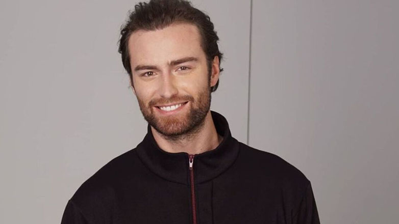 Ο Ρομπ Τζέιμς Σέιμουρ βαφτίστηκε χριστιανός ορθόδοξος