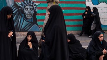 Ιράν: Ιδρύεται κλινική για να «θεραπεύει» τις γυναίκες που αρνούνται να βάλουν χιτζάμπ