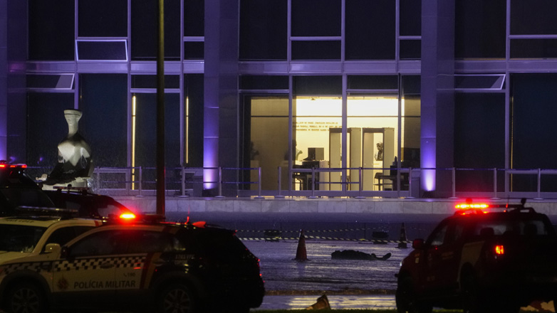 Βραζιλία: Άνδρας ζωσμένος με εκρηκτικά ανατινάχθηκε έξω από το Ανώτατο Δικαστήριο στην Μπραζίλια