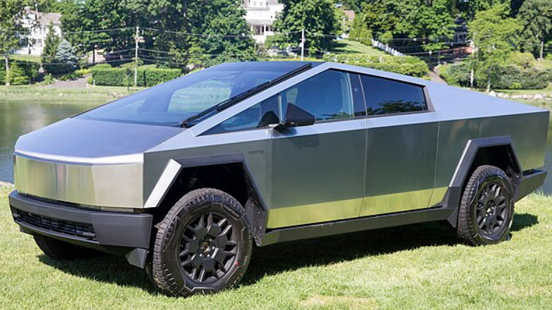 Νέα επίπεδα αναξιοπιστίας: Καινούργιο Tesla έβγαλε ζημιά κατά την παράδοση του στον ιδιοκτήτη