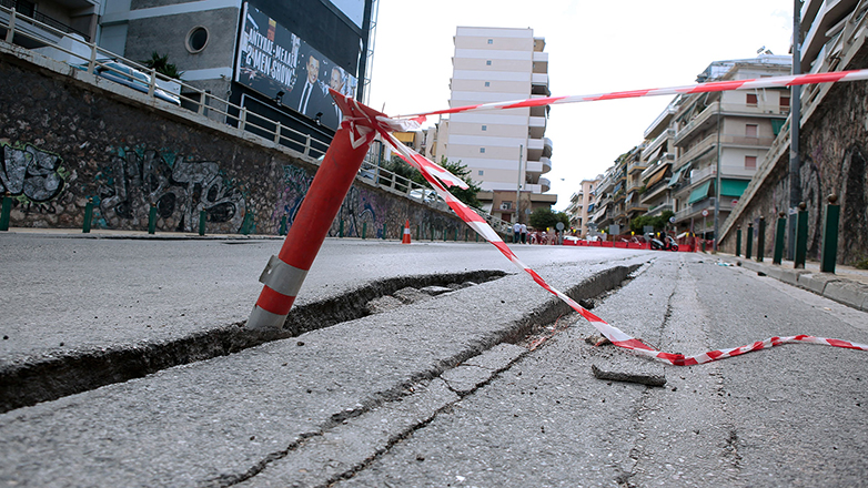 Καθίζηση οδοστρώματος στη Καλλιθέα