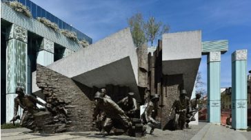 Βανδαλισμός του μνημείου της Εξέγερσης του Γκέτο της Βαρσοβίας