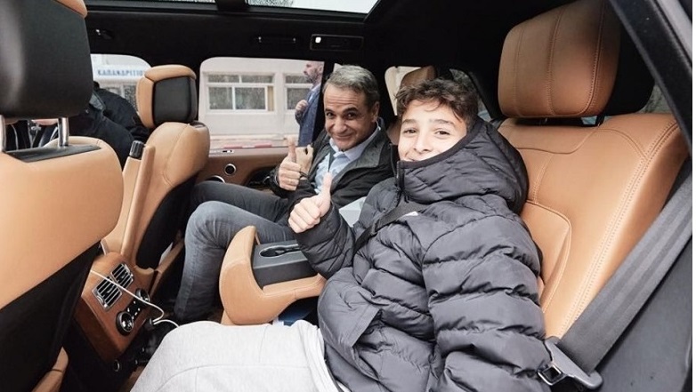 Επίσκεψη Μητσοτάκη σε θερμοκήπια στο Καπανδρίτι