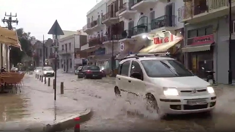 Πλημμύρισε η Σύρος