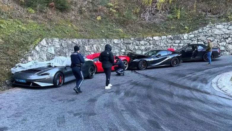 Η πιο ακριβή καραμπόλα 4 οχημάτων στην ιστορία – Αν ήταν mainstream μοντέλα, θα μιλούσαμε για ισότιμη καραμπόλα 162 Ι.Χ.