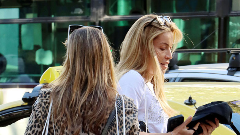 Μαριέττα Χρουσαλά: Για ψώνια στο κέντρο της Αθήνας χωρίς ίχνος μακιγιάζ