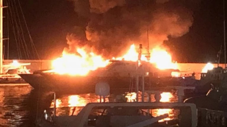 Xαλκιδική: Προανάκριση για τη φωτιά σε δύο σκάφη στη μαρίνα του Πόρτο Καρράς