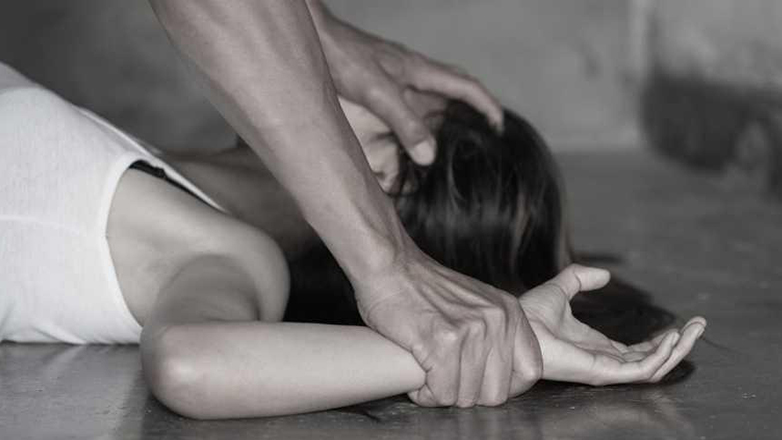 Στις πέντε ημέρες επεκτείνεται το αυτόφωρο για την ενδοοικογενειακή βία