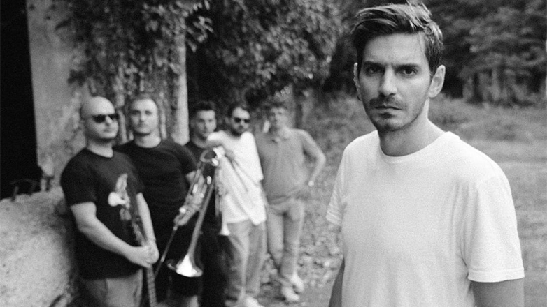 Ο Μίμης Νικολόπουλος και η μπάντα του επιστρέφουν στον Σταυρό του Νότου