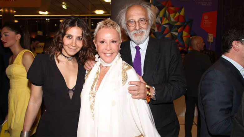 Ζωή Λάσκαρη: Δημοπρατούνται κοσμήματά της 7 χρόνια μετά το θάνατό της – Τι απαντά ο Αλέξανδρος Λυκουρέζος και η κόρη τους, Αίθρα