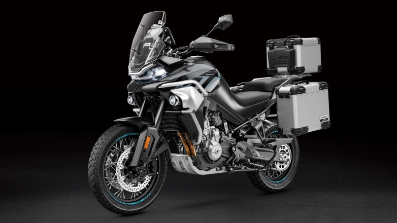 Ήρθε η νέα CFMOTO 800MT Sport και ανακοινώθηκε η τιμή της