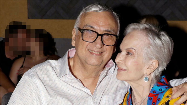 Ξέσπασε σε λυγμούς η σύζυγος του Δημήτρη Σούρα: «Προσπαθώ να μαζέψω τα κομμάτια μου»