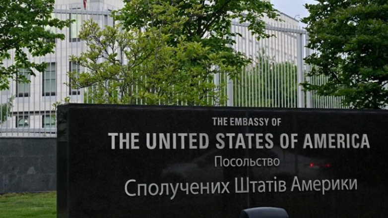 Το Κίεβο επικρίνει χώρες της Δύσης που κλείνουν τις πρεσβείες τους