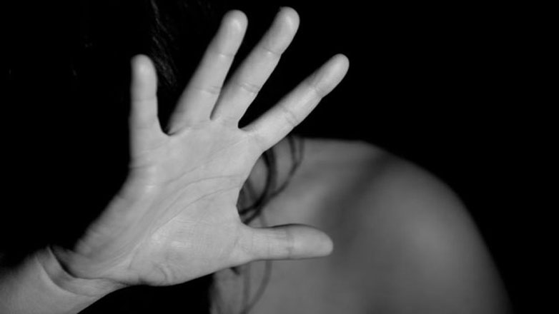 Αγρίνιο: 56χρονη μήνυσε τον σύζυγό της – Χτύπησε το κεφάλι της σε ντουλάπα