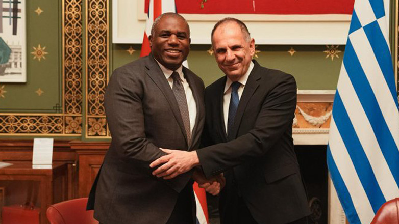 Συνάντηση Γεραπετρίτη με τον ΥΠΕΞ της Βρετανίας στο Λονδίνο