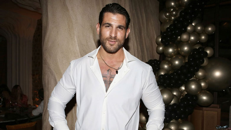 Ο Ετεοκλής Παύλου συγκλονίζει: «Ο πατέρας μου πέθανε στα χέρια μου όταν ήμουν 7 ετών»