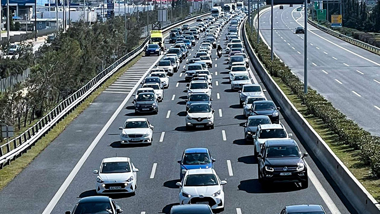 Αυξημένη κίνηση σε Κηφισό και Κηφισίας – Καθυστερήσεις στην Αττική Οδό
