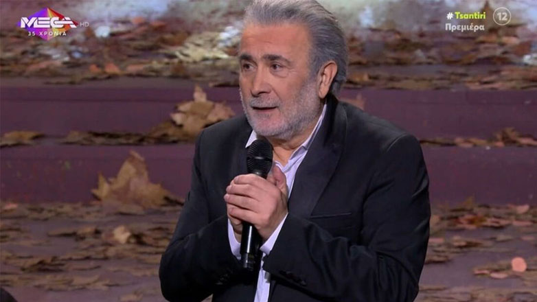 Ο Λάκης Λαζόπουλος μαθαίνει στον αέρα του Mega για τον θάνατο του Μανούσου Μανουσάκη